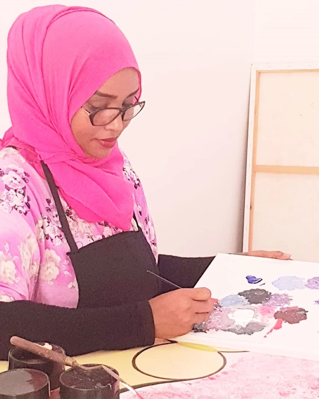 PORTRAIT Peintre Oubah : découverte d’une artiste talentueuse