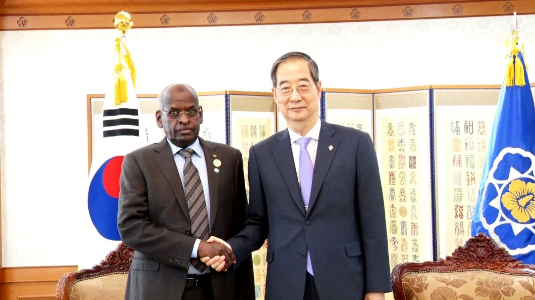 Rencontre bilatérale entre le Premier ministre Abdoulkader Kamil Mohamed et son homologue sud-coréen