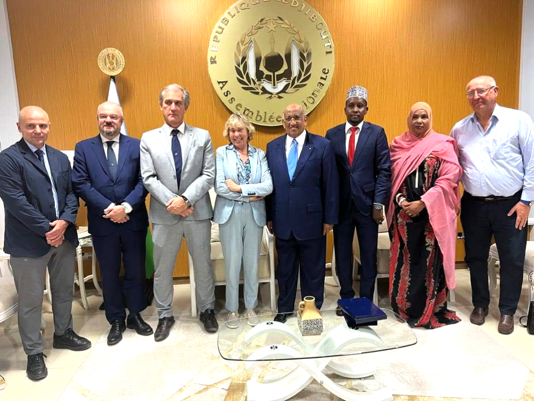 Le Président de l'Assemblée Nationale reçoit la visite de courtoisie d'une délégation de sénateurs italiens