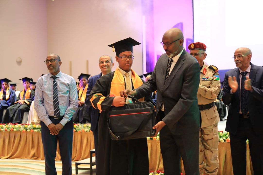 Le ministre de l’Education nationale et de la formation professionnelle préside la cérémonie de remise de diplômes aux bacheliers de la session 2024