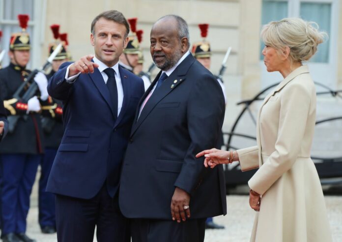 Le président Ismaïl Omar Guelleh reçu à l’Élysée par Emmanuel Macron juste (1)