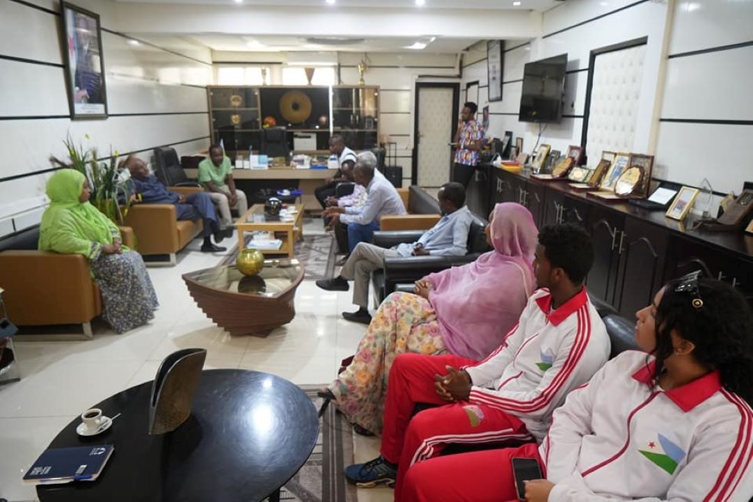 Le secrétaire d’État chargé des sports reçoit le nouveau président de la fédération djiboutienne de natation