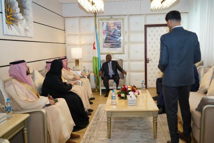 Primature visite de courtoisie du ministre d’Etat de Qatar aux affaires (2)