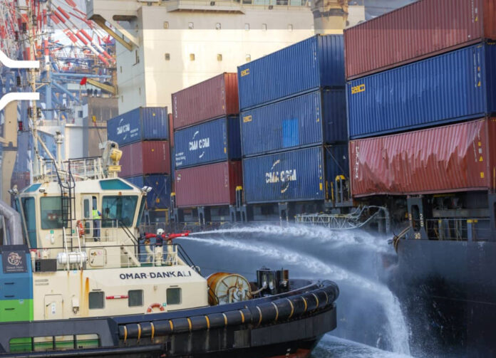 Djibouti porte assistance à un navire porte-conteneurs pris pour cible dans le golfe d’Aden (3)