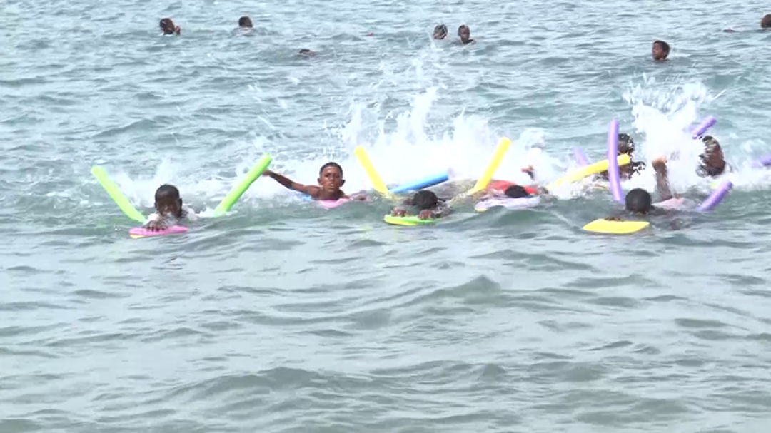 Journée de natation à Obock : Mobilisation réussie et nettoyage communautaire