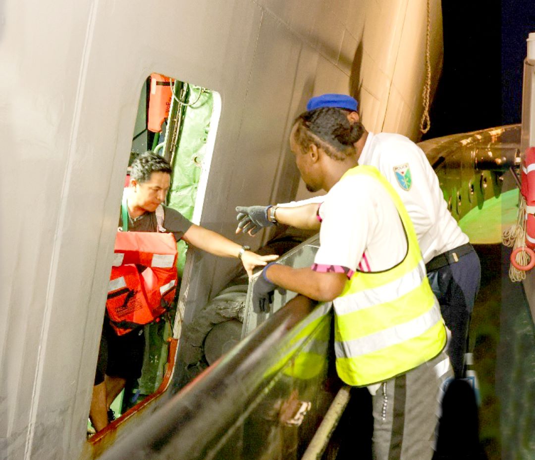 Opération de sauvetage réussie du pétrolier battant pavillon Grec "Sounion" après une attaque dans les eaux du Yémen