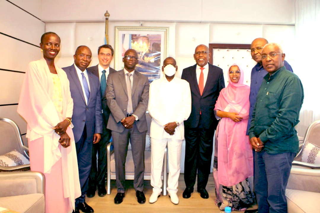 Le Premier ministre reçoit le Vice-Président de la banque Mondiale pour la région MENA