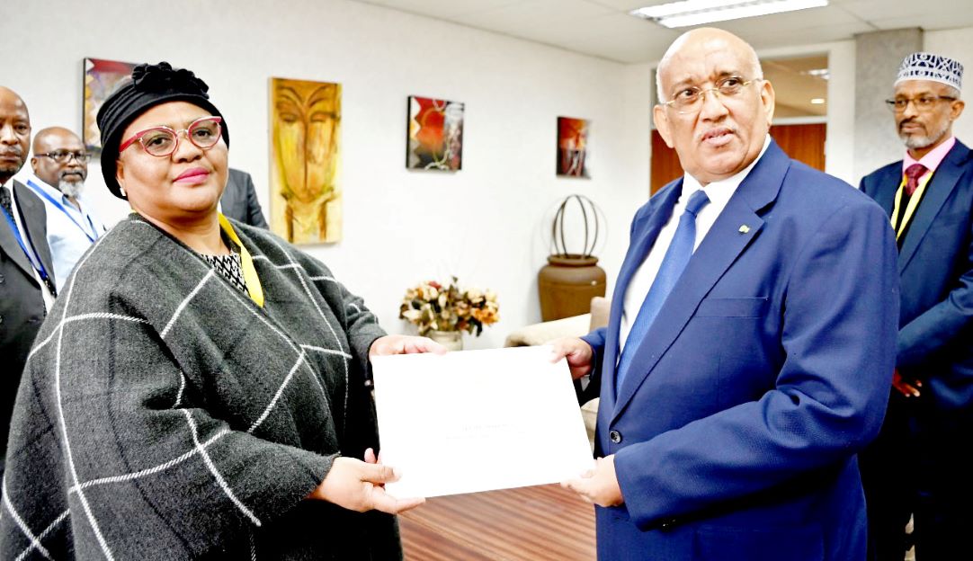 Le Président de l’Assemblée nationale rencontre son homologue Sud-africaine