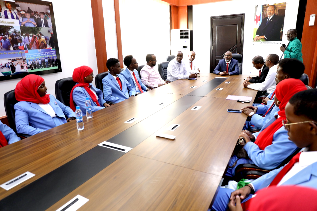 Le ministre de l’éducation nationale reçoit les bacheliers du lycée d’Excellence et les jeunes des Classes Préparatoires aux Grandes Écoles