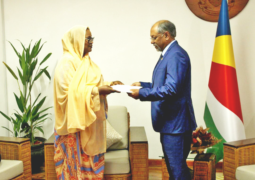 La ministre de la femme et de la Famille aux Seychelles porteuse d’un message du Président de la République