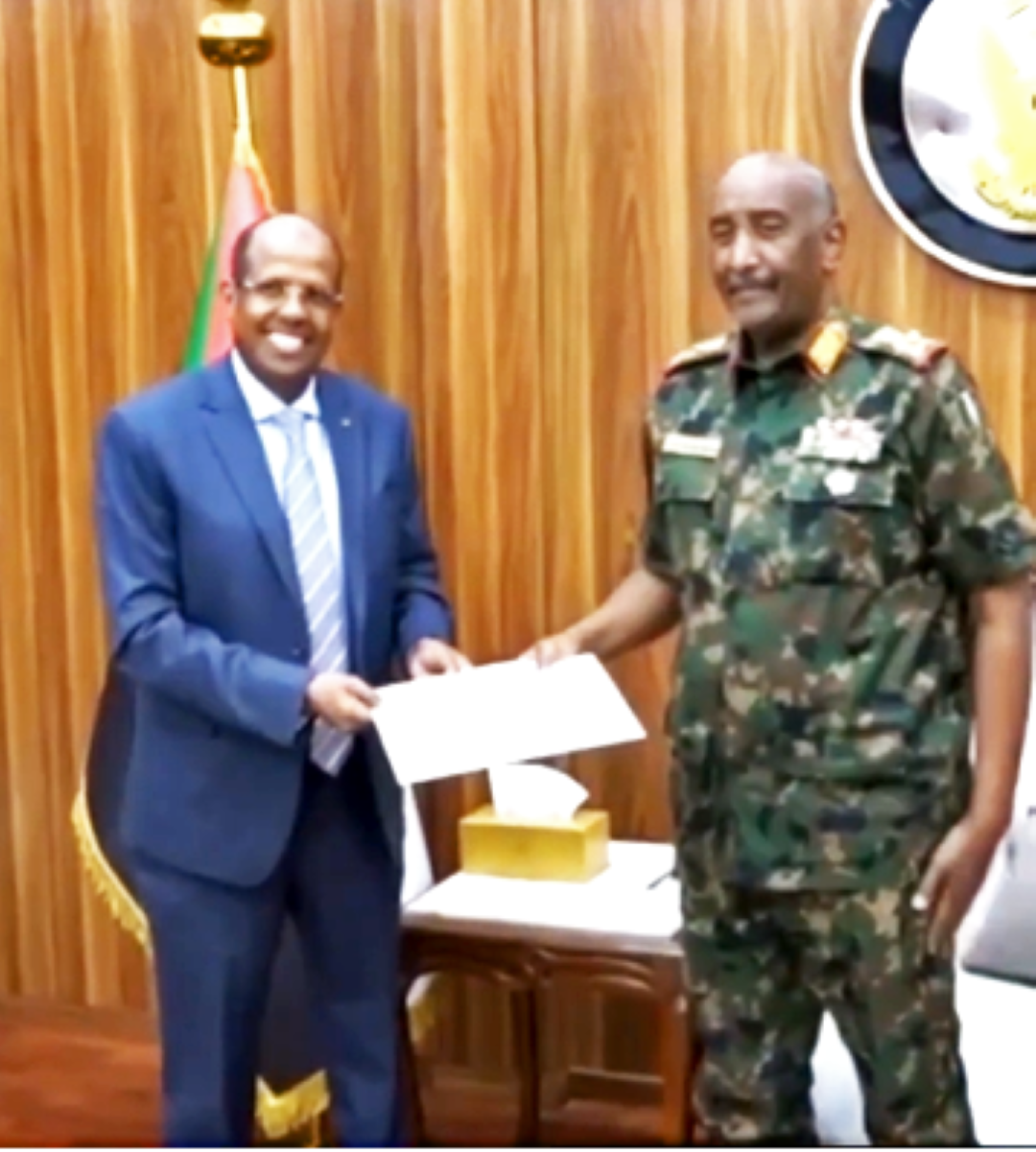 Le Ministre des Affaires Étrangères en visite à Port-Soudan