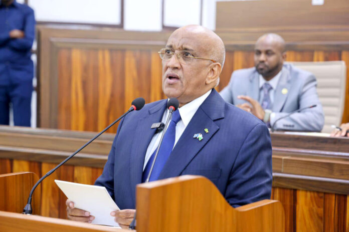 Le Président de l’Assemblée nationale prononce un discours devant la Chambre des représentants de Somalie