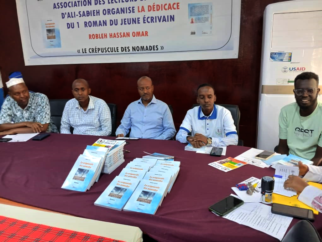 Conférence littéraire au conseil régional d’ Ali-Sabieh : Présentation d’un roman intitulé « Le crépuscule des nomades » écrit par un  jeune écrivain djboutien