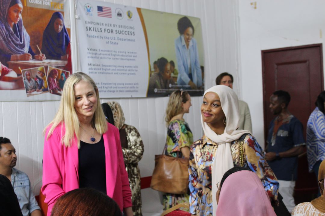 Lancement du programme « Empower Herby Bridging Skills for Success » pour doter les jeunes femmes de compétences linguistiques professionnelles