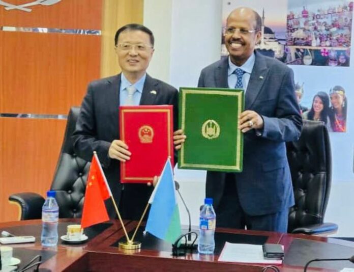 Djibouti renforce sa sécurité alimentaire grâce à un don de 940 tonnes de riz de la République populaire de Chine (1)