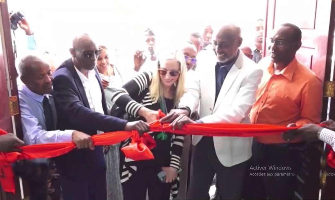 À L’ÉCOLE DE WÉA : Inauguration d’une bibliothèque à l’école de Wéa