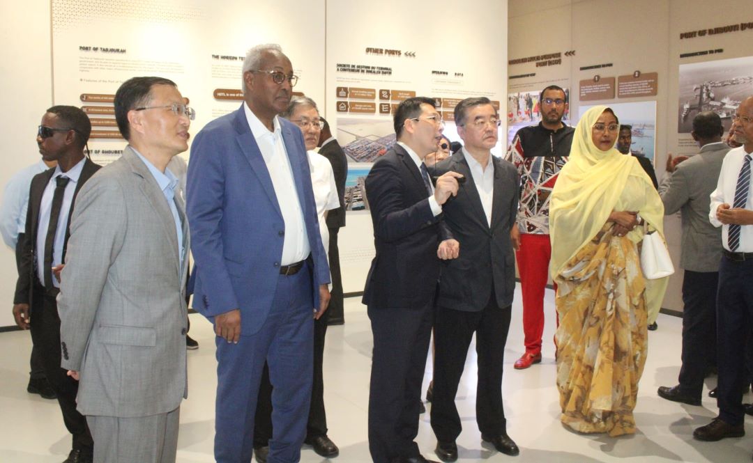 La délégation parlementaire chinoise visite la Zone Franche, un hub économique de pointe