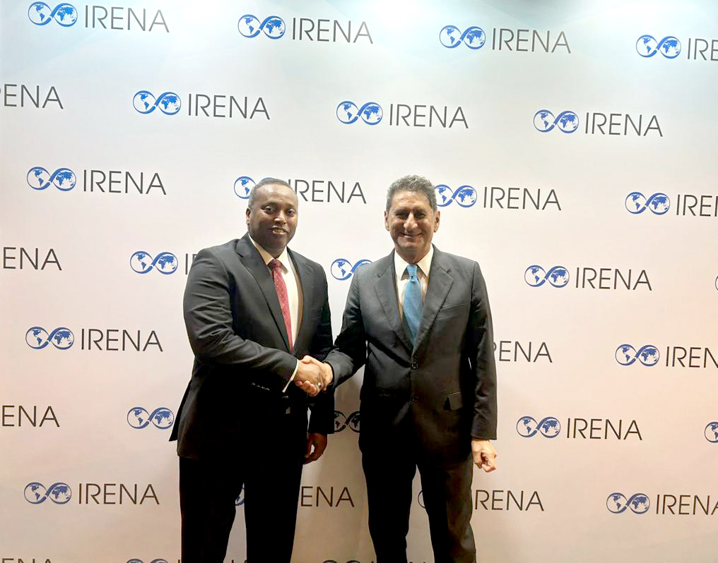 Entretien bilatéral fructueux entre le Ministre de l’Energie et le Directeur Général de l’IRENA, à Abu Dhabi, aux Emirats Arabes Unis