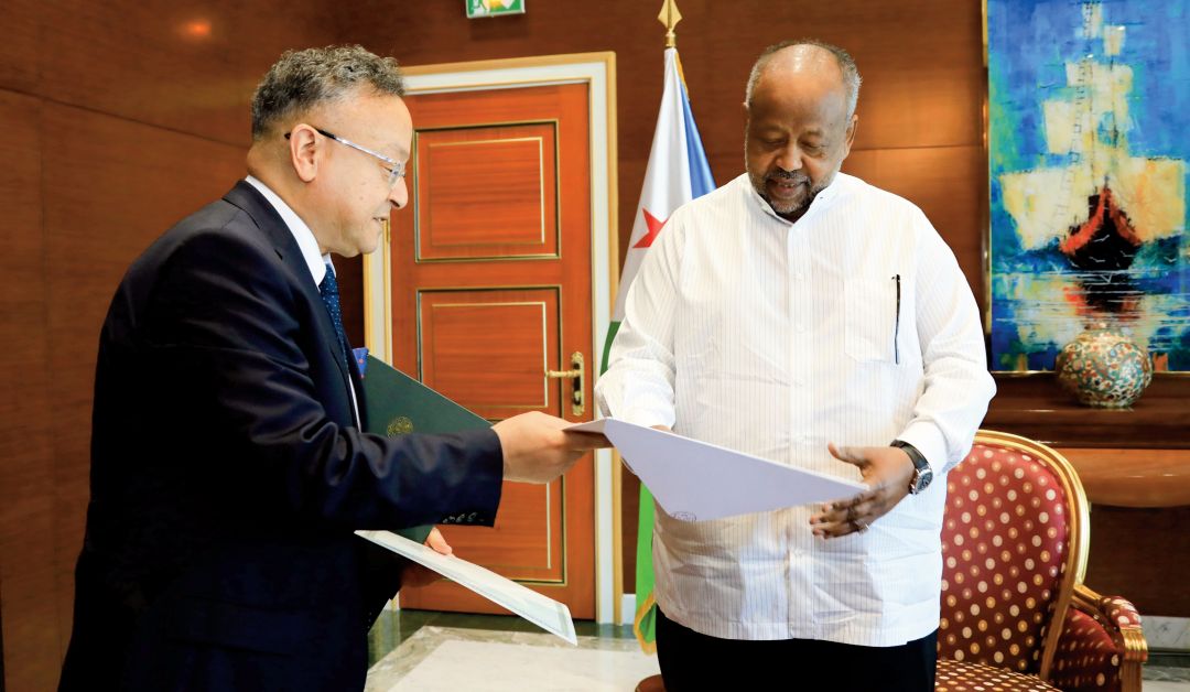 Le Président Guelleh réçoit un émissaire de son homologue algérien