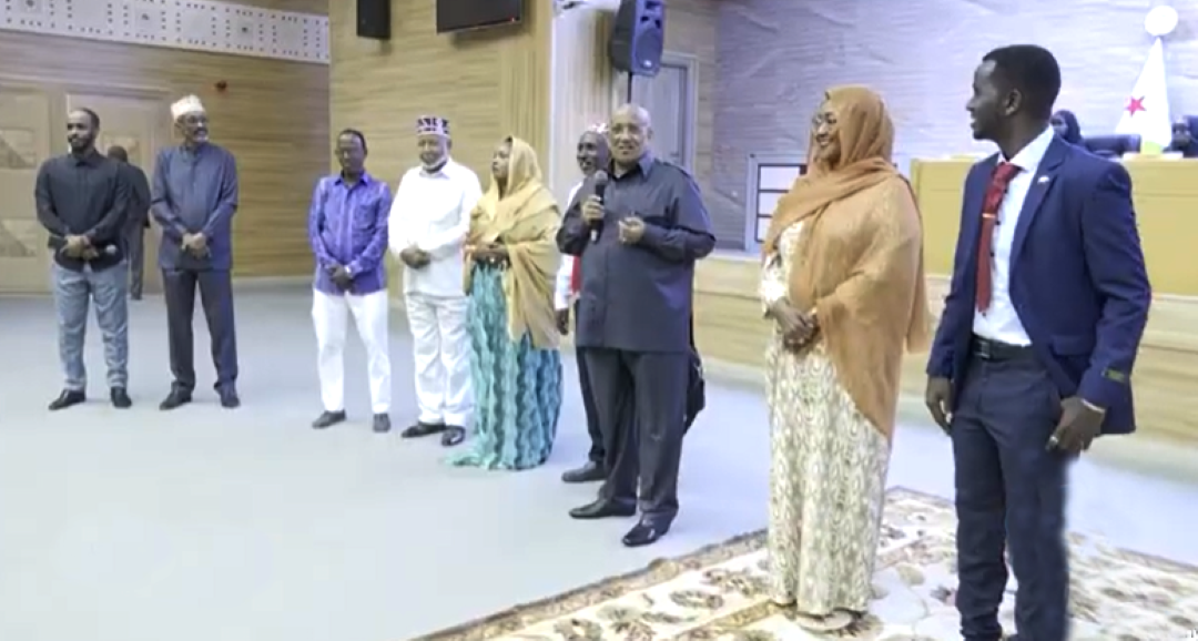 Les élèves de l’école primaire de Holl-Holl en visite à l’Assemblée nationale