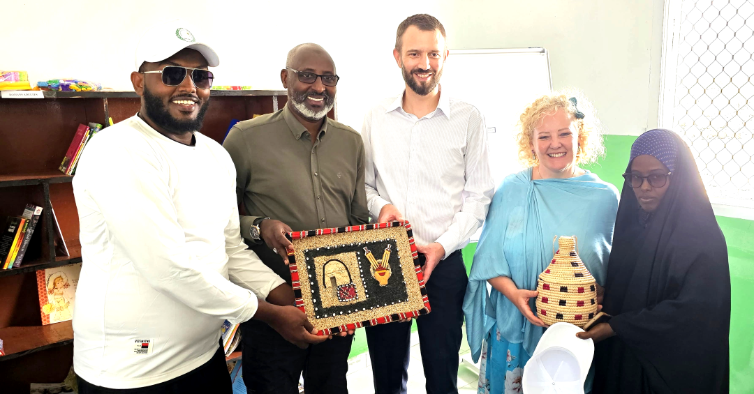 Inauguration d'une bibliothèque communautaire flambant neuve à Waddi