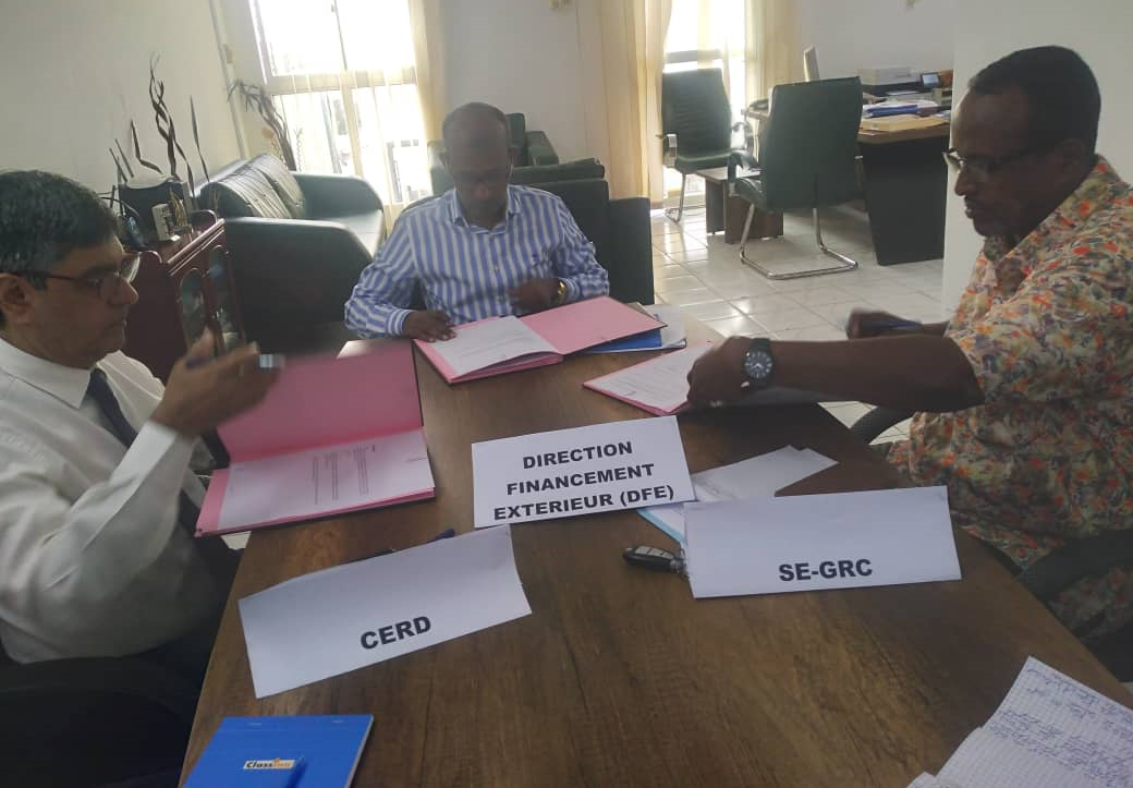 Signature d’une Convention de financement d'une thèse doctorale dans le cadre du projet ADRIFI financé par la BAD (Projet multinational de financement de la gestion des risques de catastrophes climatiques)