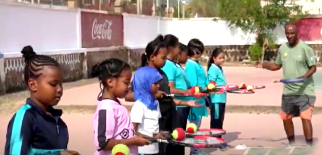 Sous l’égide du Secrétariat d’État aux Sports, la FDT ouvre les portes du tennis aux élèves de l’école Maharif  