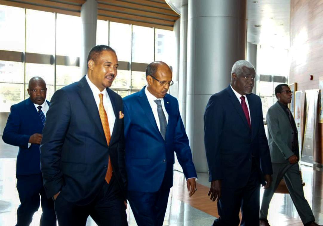 Investiture du Président de la Commission de l’Union Africaine, SEM Mahmoud Ali Youssouf : Un homme, un continent, une destinée Dossier réalisé par A.A.-MAHE