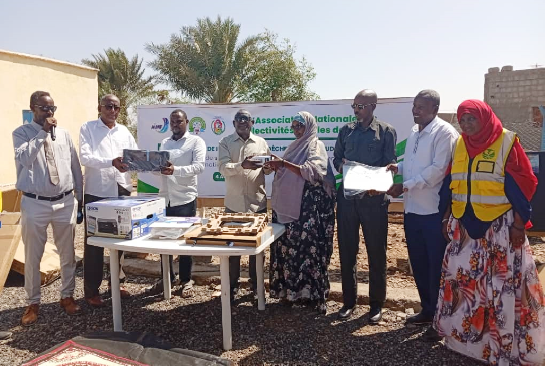 ANCLD : Projet Gestion de la collecte des déchets Un important lot d’équipements pour renforcer l’Association ADAR de Mouloud