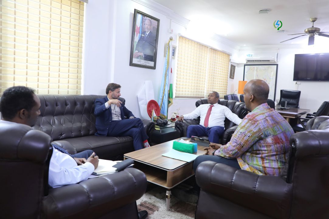 Le ministre de l’énergie reçoit des investisseurs dans le domaine de l’énergie