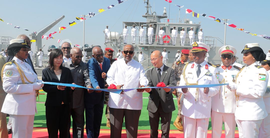 Mise en service officielle de deux nouveaux patrouilleurs des garde-côtes placée sous le haut patronage du Président Guelleh