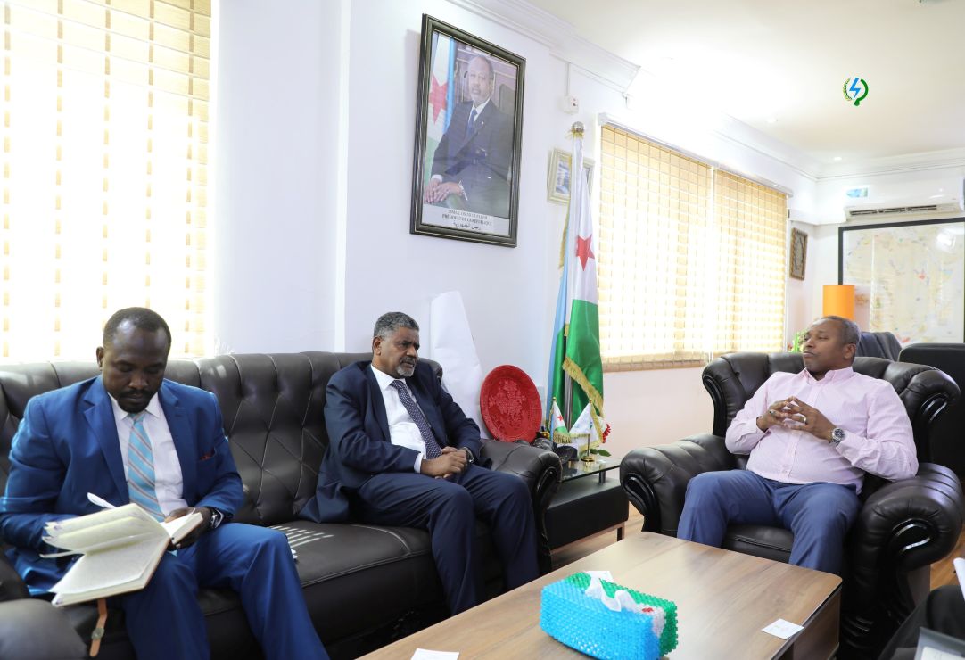 Le Ministre de l’Energie reçoit l’ambassadeur du Soudan à Djibouti