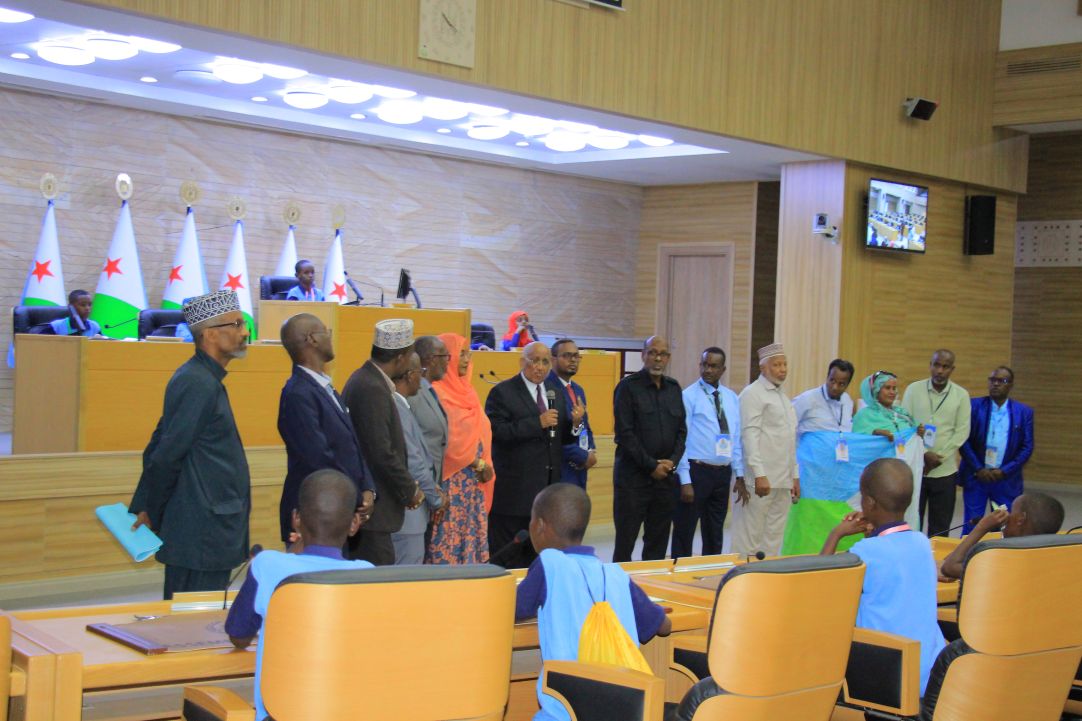 Les bancs de l’école à ceux du Parlement : immersion citoyenne pour les élèves d’Ali Sabieh