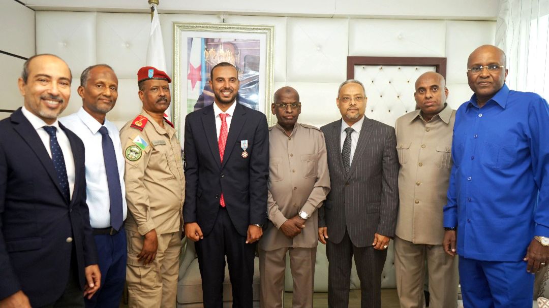 Abdourahman Galal élevé au grade d’Officier de l’Ordre National du 27 juin par le Premier ministre