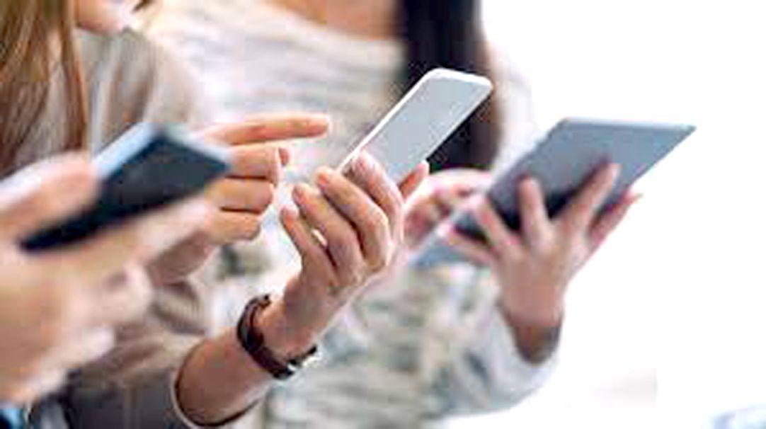 Rubrique “Être jeune, aujourd’hui” Les nouvelles technologies et la jeunesse : Un duo qui façonne l’avenir