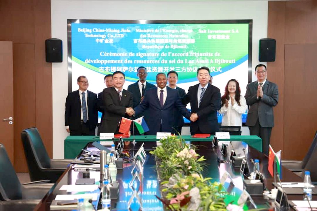 Djibouti/Chine : Signature d’un accord pour transformer le lac Assal en géant industriel du sel