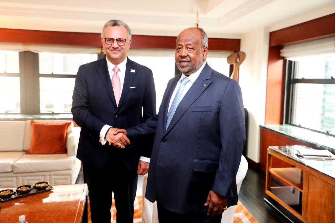 En marge de la 80ᵉ session de l’Assemblée générale des Nations Unies : Le Président de la République reçoit le conseiller Afrique du Président américain