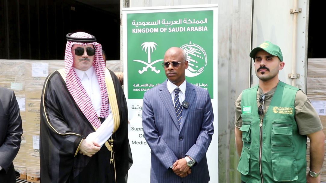 La Fondation du Roi Salman offre vingt conteneurs de médicaments à Djibouti (3)