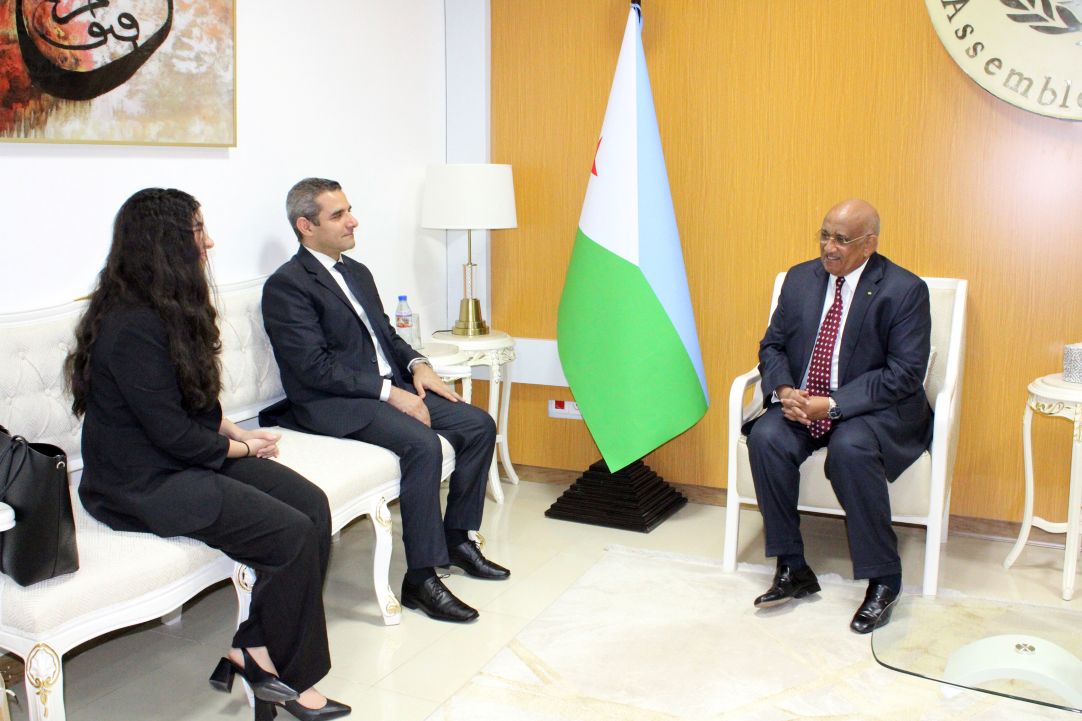 Diplomatie parlementaire : Le Président de l’Assemblée nationale accueille le nouvel Ambassadeur d’Égypte