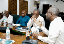 Le Ministre de l’Intérieur prépare l’arrivée de nouveaux camions de ramassage des ordures