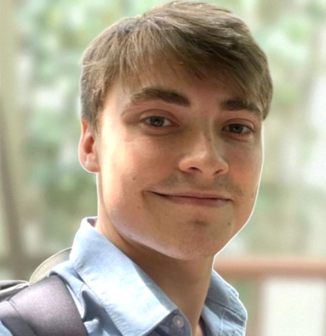 Portrait : Lloyd Doré Green, un jeune stagiaire passionné de journalisme