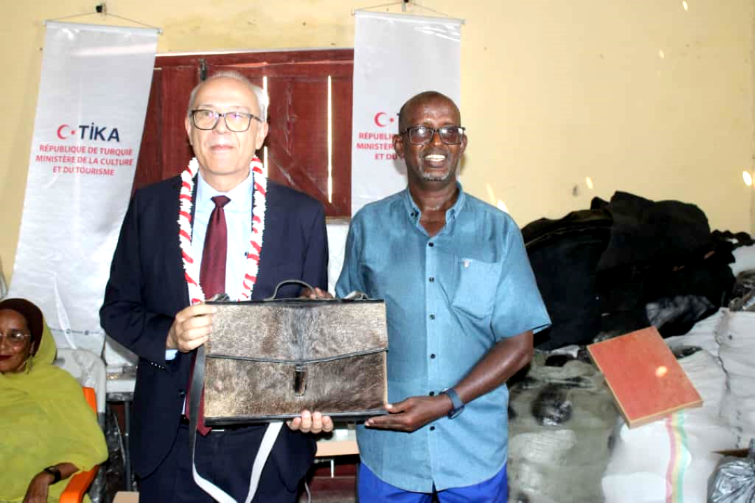 La TİKA apporte un souffle nouveau à la production artisanale du cuir à Balbala