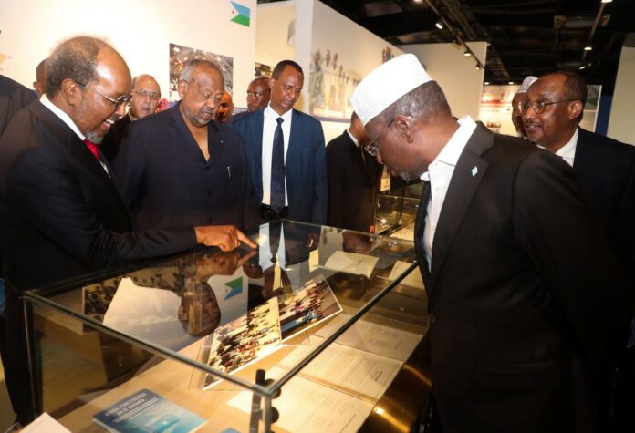 AB1I8003 Photo UNE 2