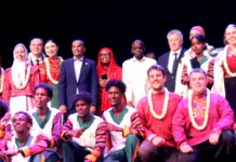 Le chœur populaire de Moscou envoûte le Palais du Peuple