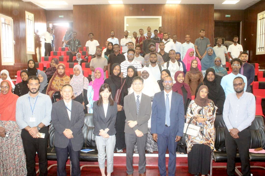 Conférence sur l’expérience japonaise en matière de développement industriel