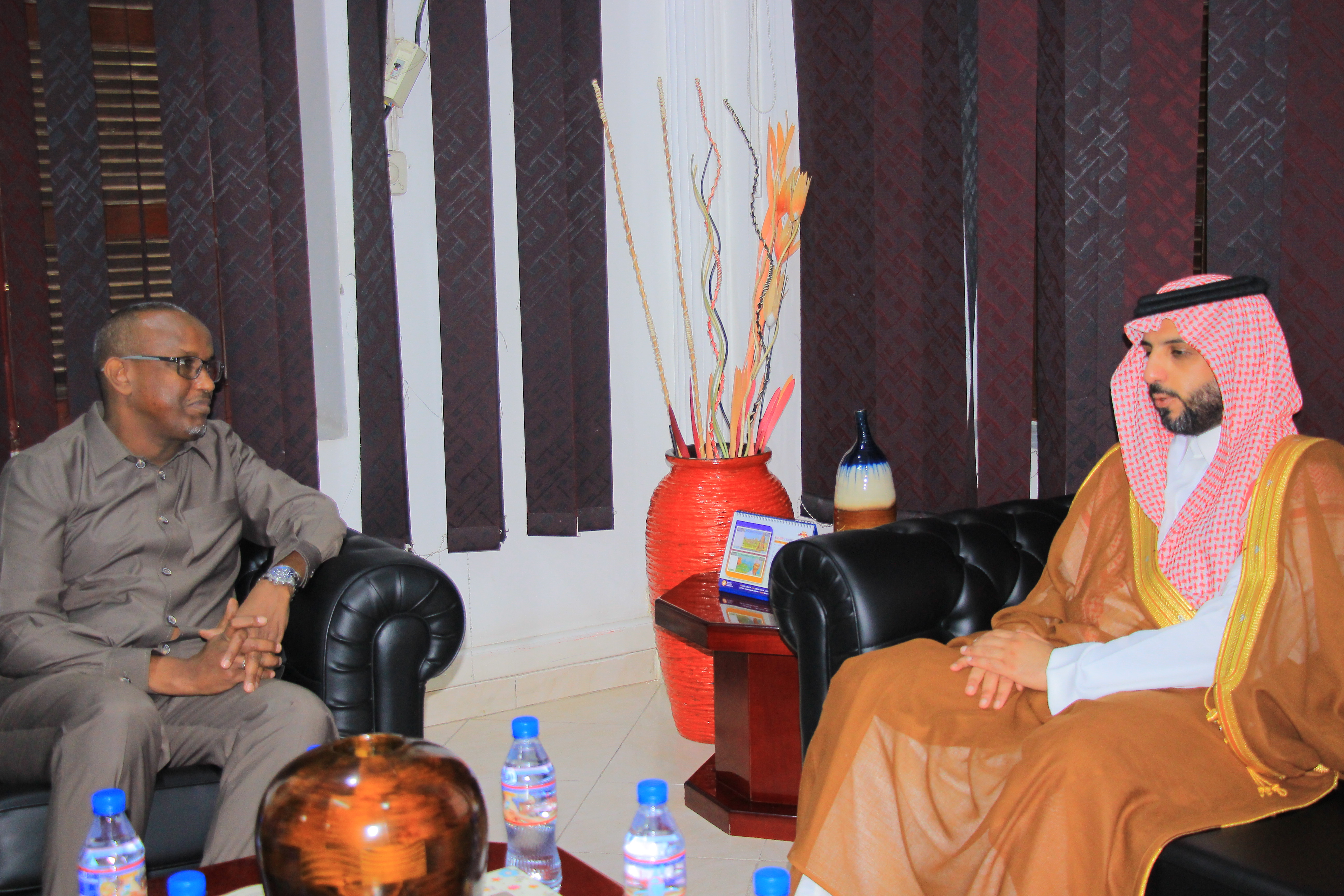 Le ministre de la Communication reçoit le nouvel ambassadeur d’Arabie Saoudite