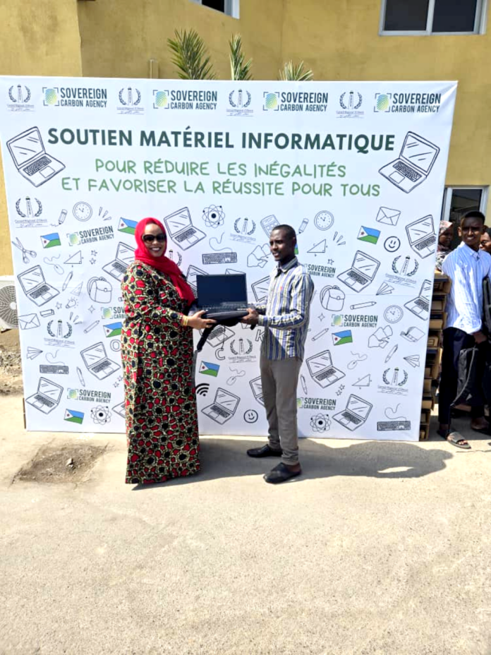 Remise d’ordinateurs portables aux universitaires de la région d’Obock (1)