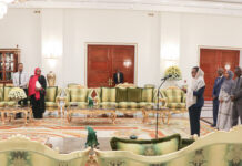 Le Président Guelleh reçoit le rapport annuel 2022-2023 de la Cour des Comptes