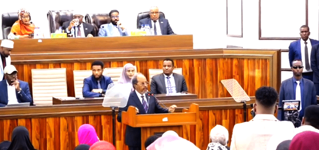 Souveraineté, sécurité et unité nationale : le message ferme du président somalien devant le Parlement