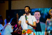 Concert musical : Avec sa voix magique Yahye Abdoulkader électrise l’entrée du nouvel an